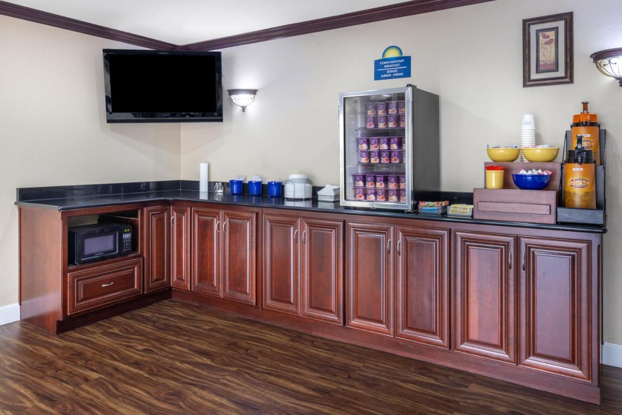 Days Inn By Wyndham St. Robert Waynesville/Ft. Leonard Wood מראה חיצוני תמונה