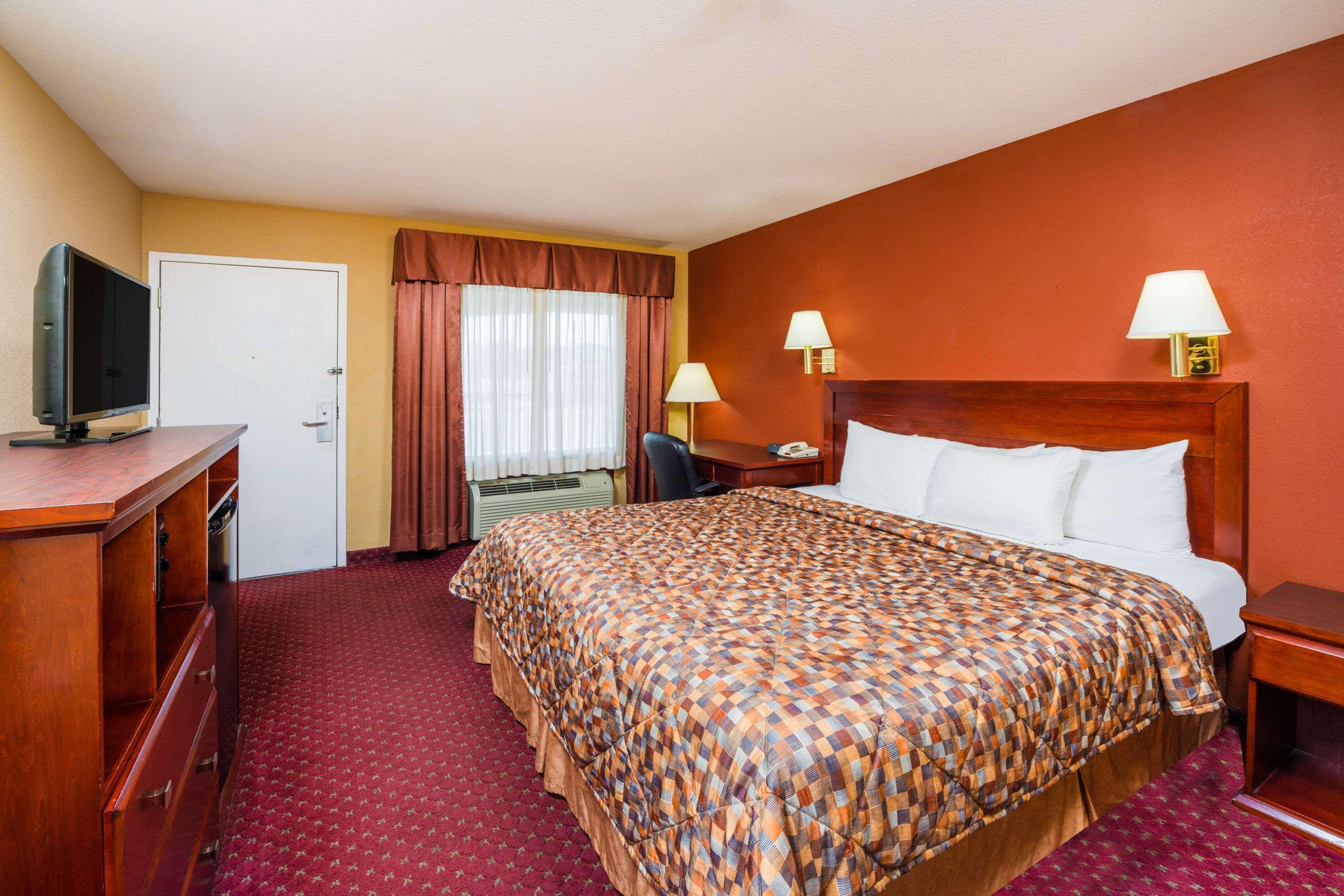 Days Inn By Wyndham St. Robert Waynesville/Ft. Leonard Wood מראה חיצוני תמונה