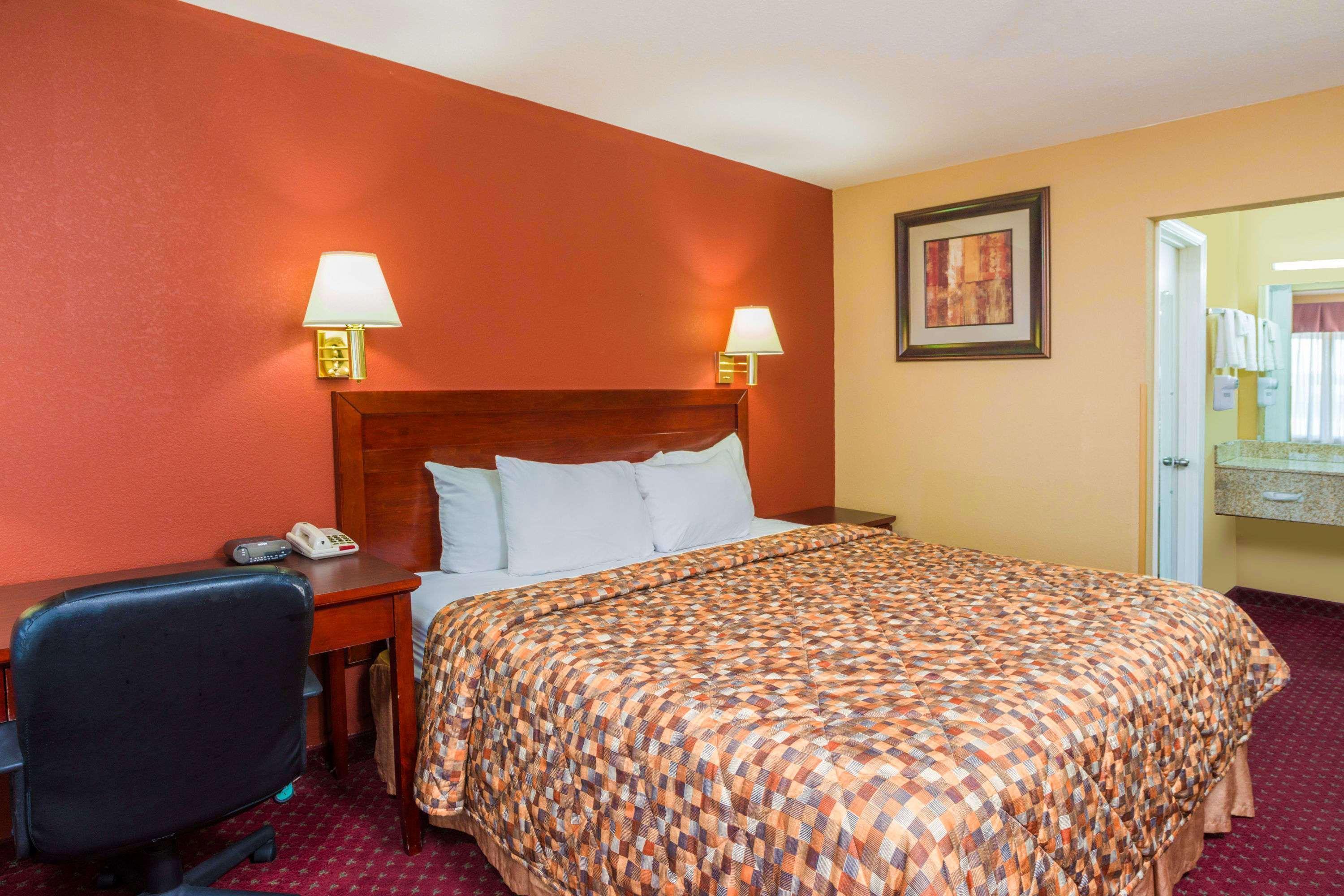 Days Inn By Wyndham St. Robert Waynesville/Ft. Leonard Wood מראה חיצוני תמונה