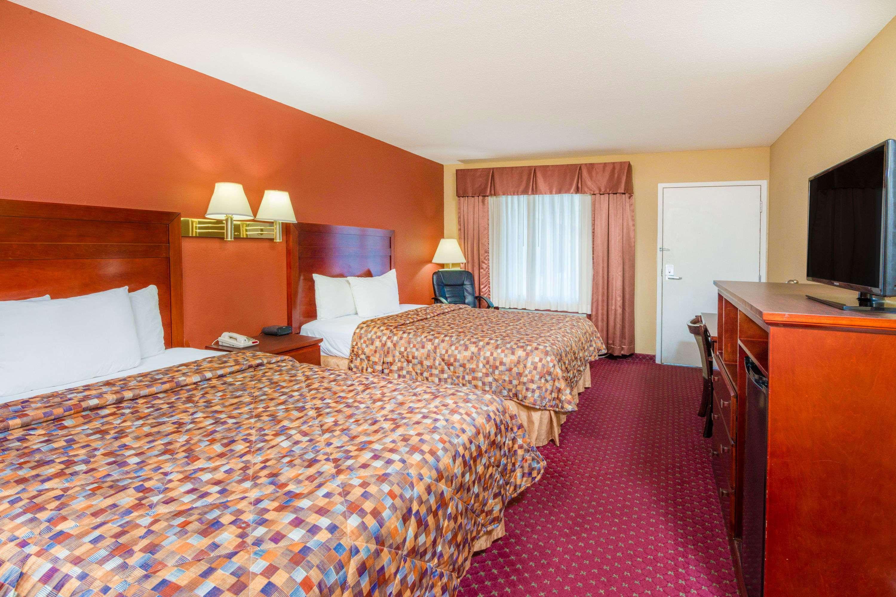 Days Inn By Wyndham St. Robert Waynesville/Ft. Leonard Wood מראה חיצוני תמונה