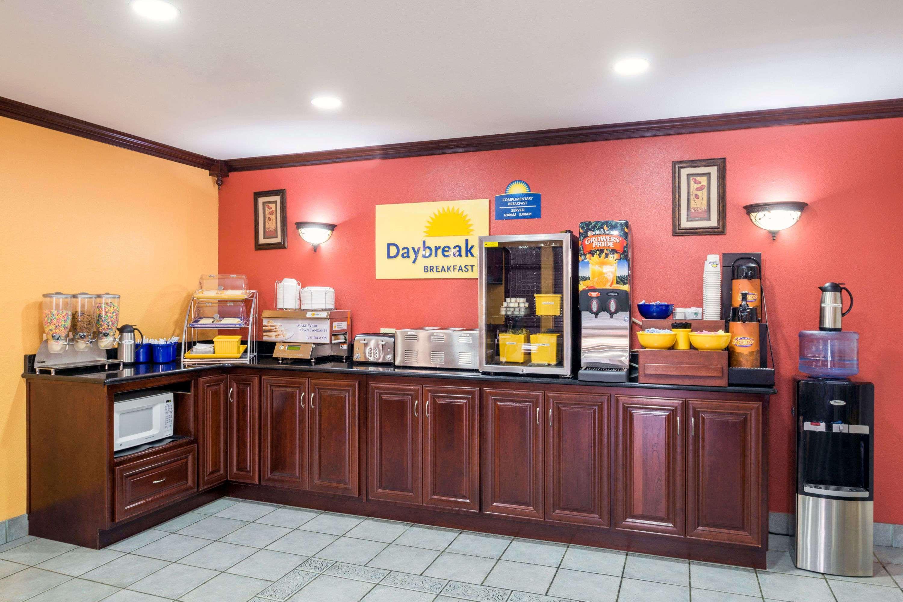 Days Inn By Wyndham St. Robert Waynesville/Ft. Leonard Wood מראה חיצוני תמונה