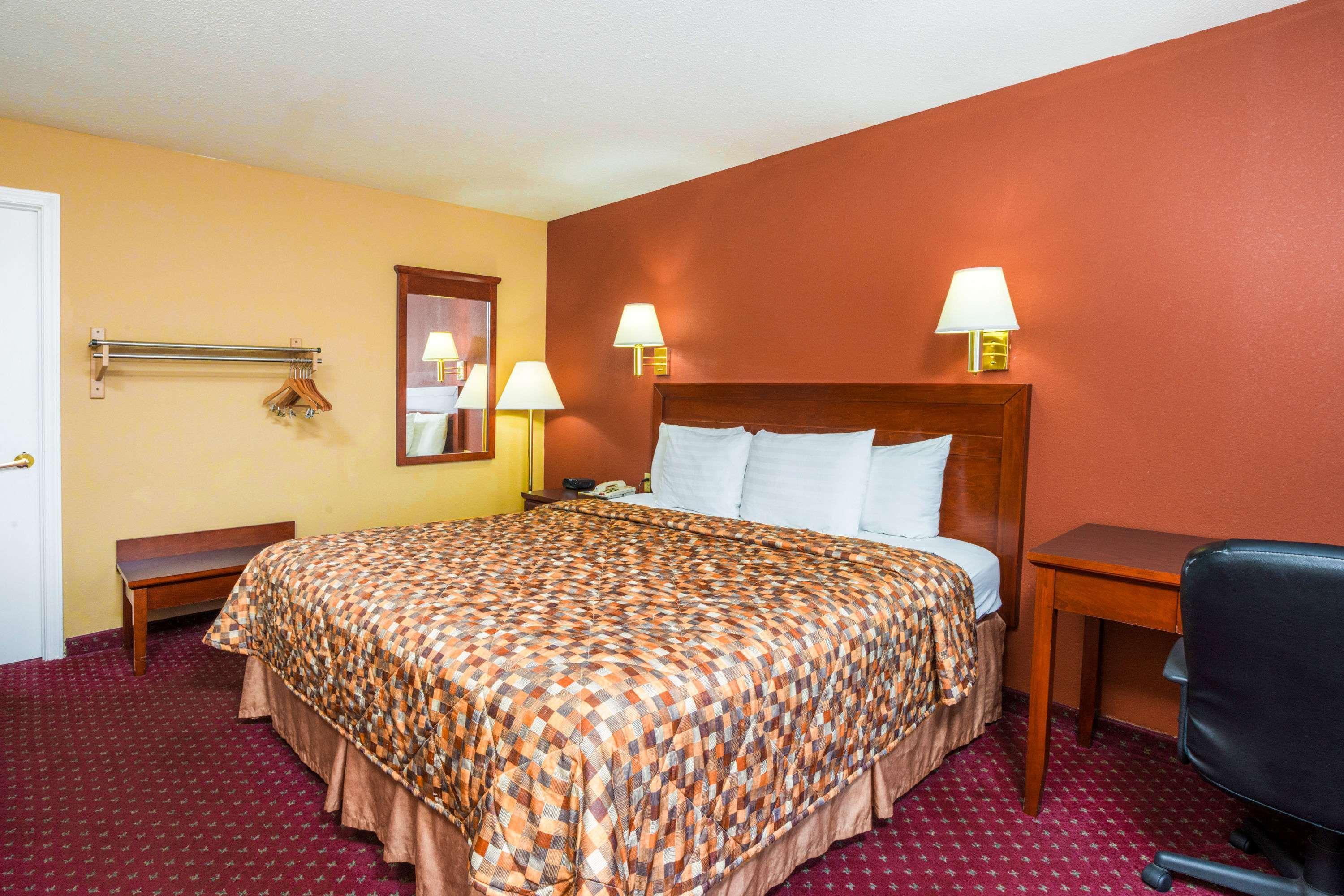 Days Inn By Wyndham St. Robert Waynesville/Ft. Leonard Wood מראה חיצוני תמונה