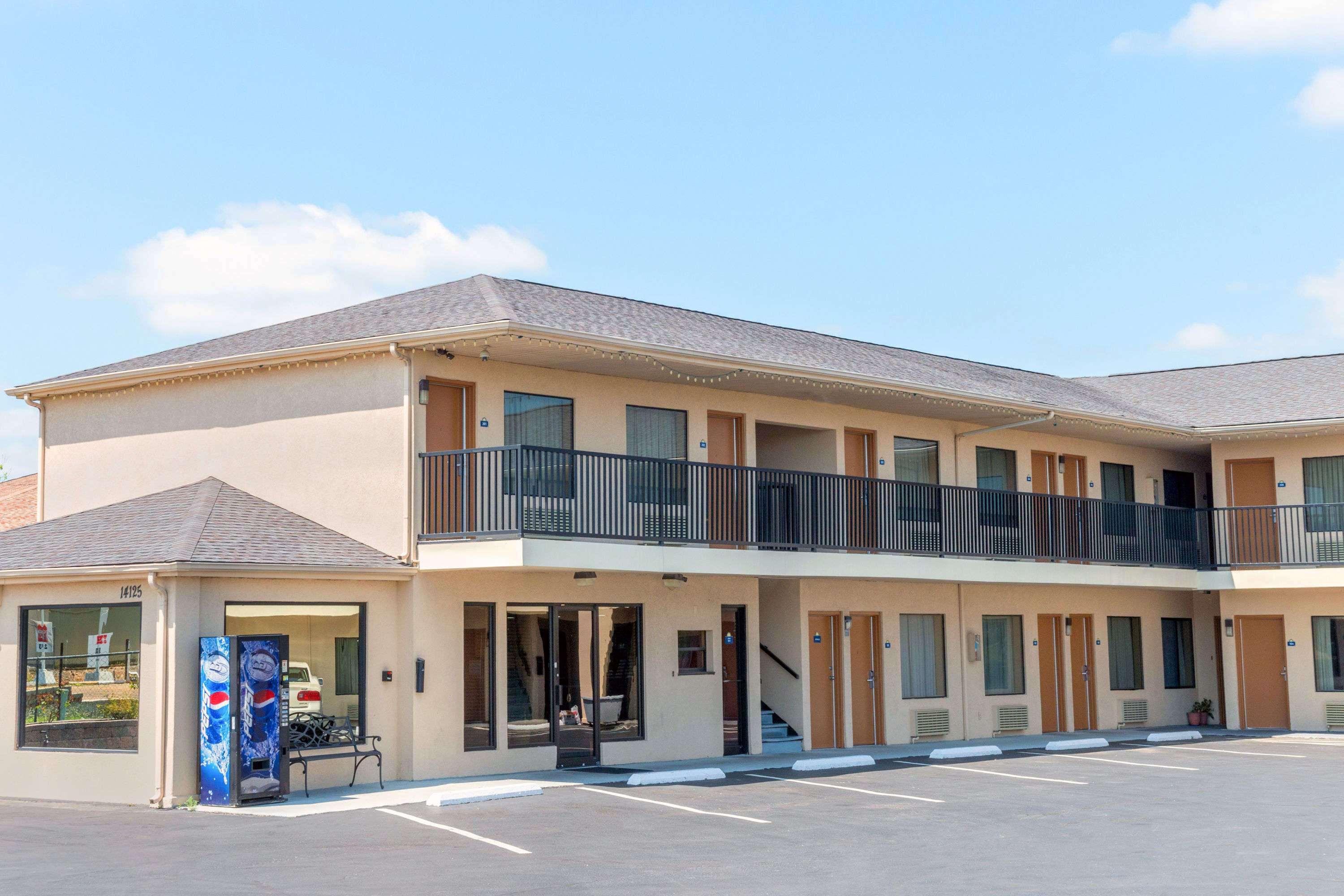 Days Inn By Wyndham St. Robert Waynesville/Ft. Leonard Wood מראה חיצוני תמונה